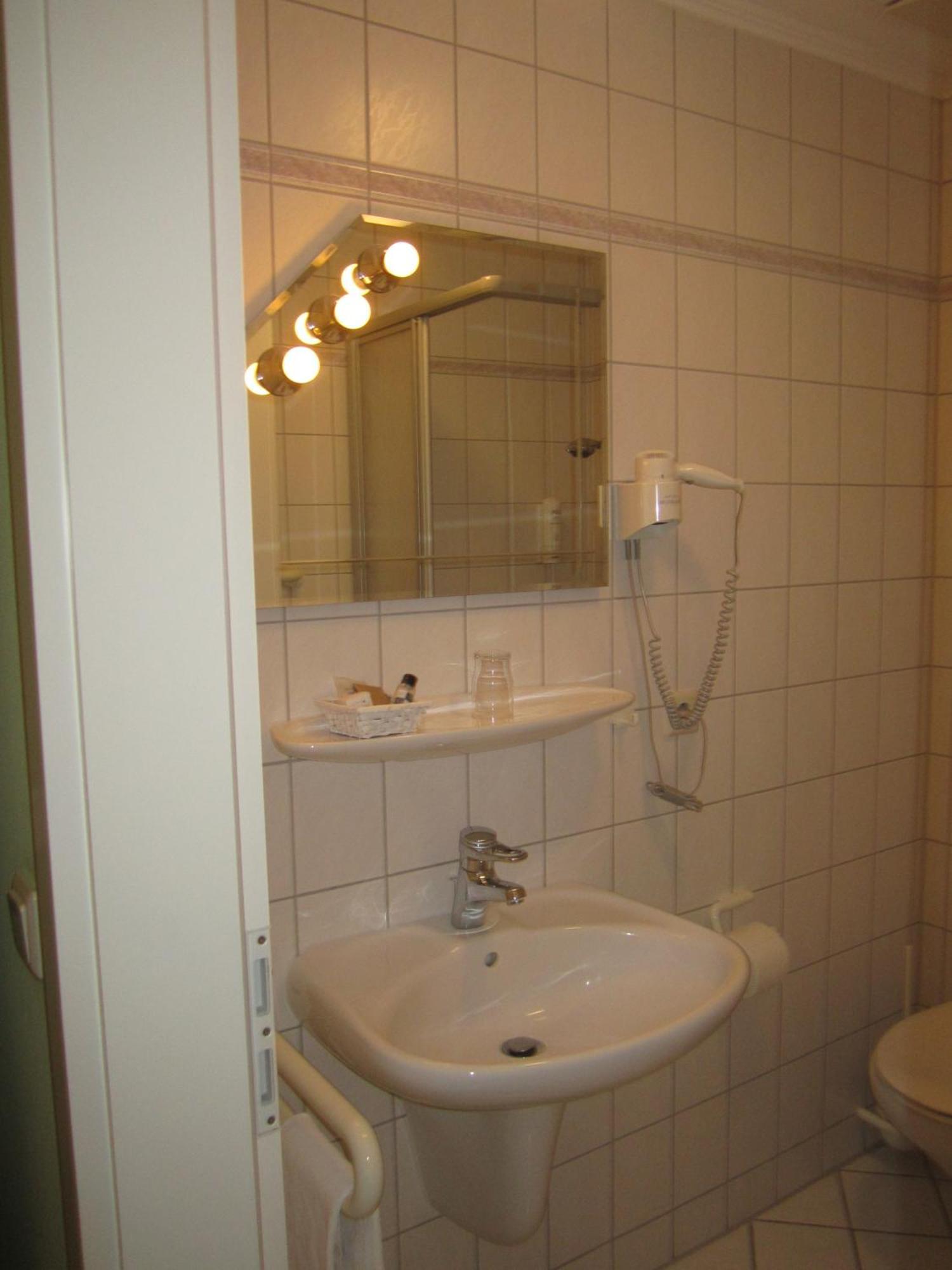 Gasthaus Knudsen Utersum Eksteriør billede